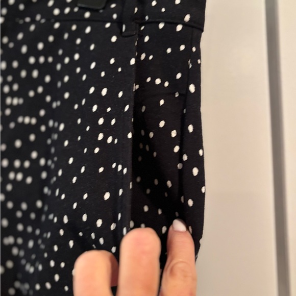 cabi 6636 NWOT Pasadena Shorts Black White Polka Dot Size 8. Slit Pockets Front - Picture 3 of 9